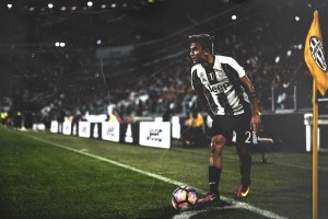 开云体育官方网站-富安健洋，从尼斯到温哥华，一个关键先生的无声革命