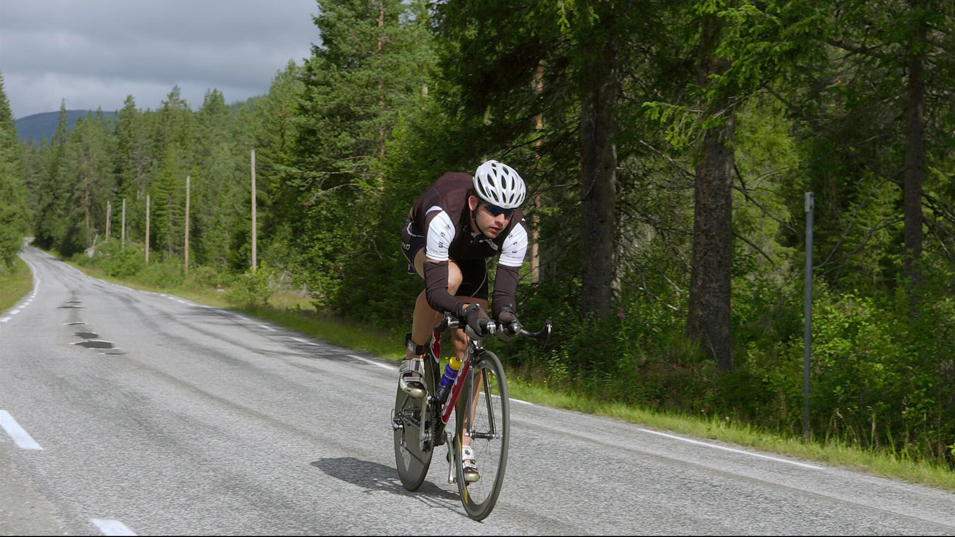 德甲争冠战之夜，当英格拉姆的篮球大脑降临绿茵场